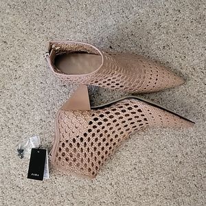 ‼️New listing ‼️ Tan /Cream colored Booties